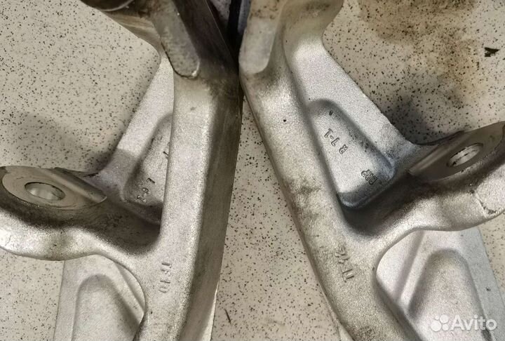 Кулак поворотный brp ski-doo mxz 600rs