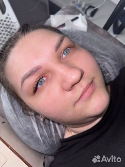 Модель на наращивание ресниц