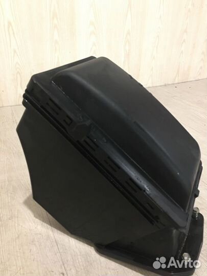 Корпус блока предохранителей Mercedes Benz S500L