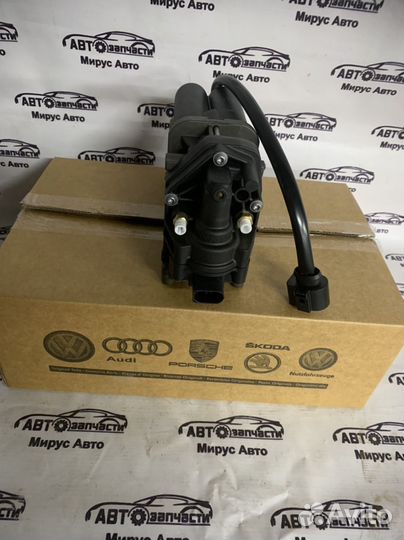 Компрессор пневмоподвески Audi Q7 4M0616005G