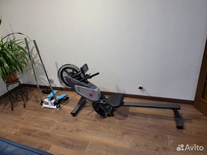 Гребной тренажер Carbon Fitness