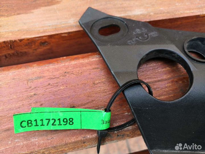 Накладка замка капота honda accord 7