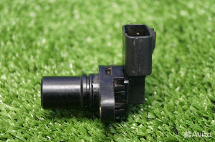 Датчик положения коленвала Opel Meriva 1.7 Y17DT