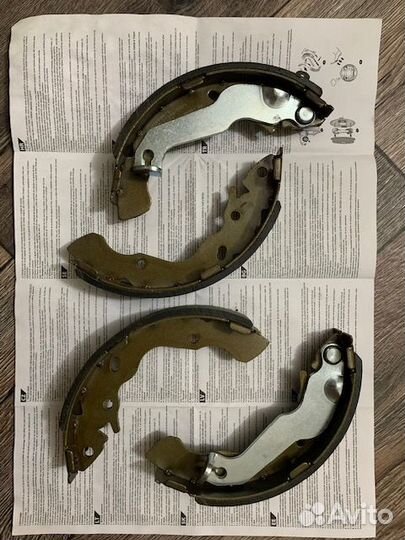 Тормозные колодки задние Nipparts 3500324