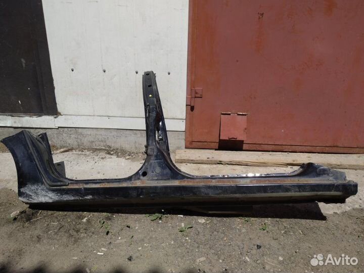 Порог правый Opel Astra H седан 2008