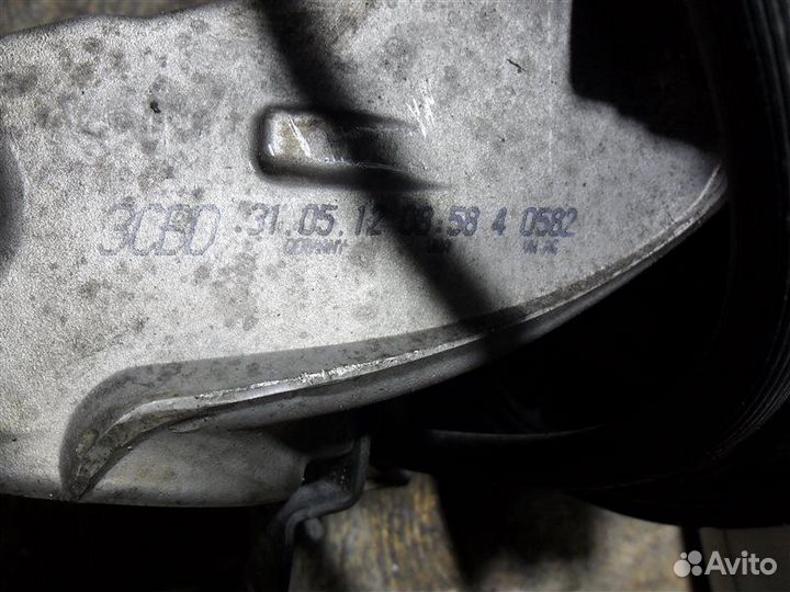 Ступица (кулак, цапфа) передняя правая Volkswagen