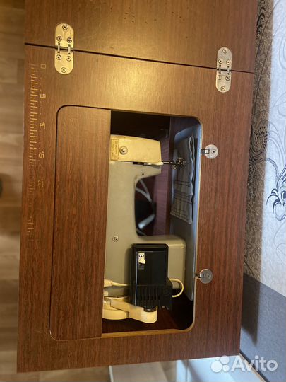 Швейная машина чайка 142м