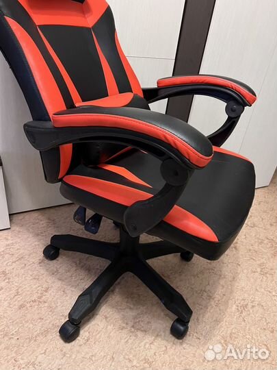 Игровое компьютерное кресло defender black-red