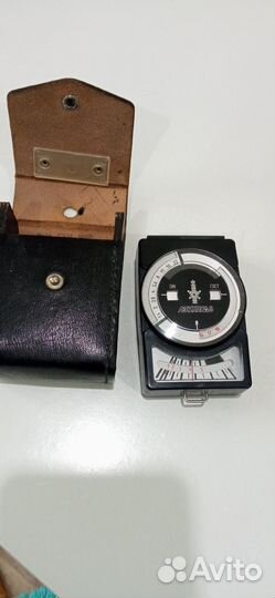 Фотоэлектрический экспонометр Ленинград 8