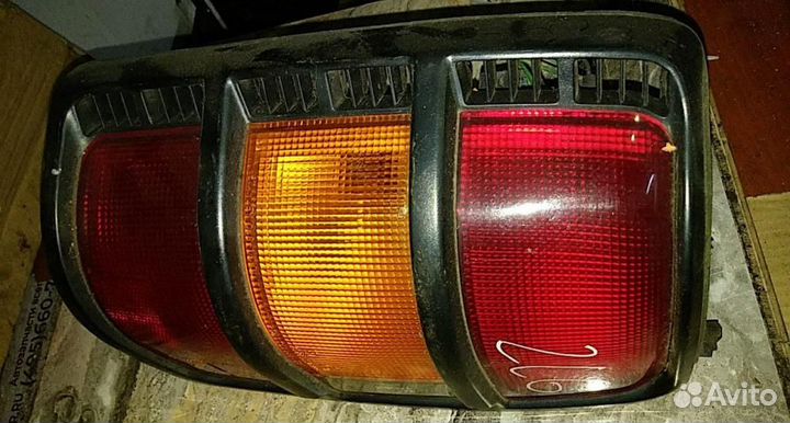 Фонарь задний левый Mitsubishi Pajero /Montero (V