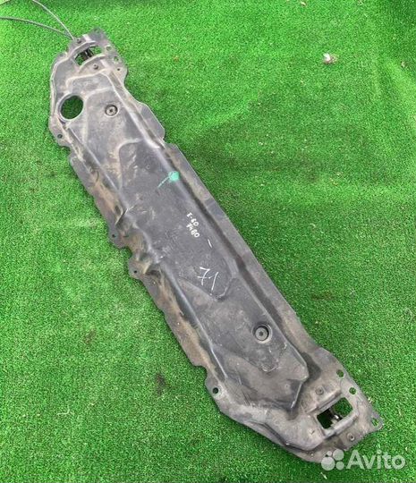 Планка под капот Bmw 5 E60/E61 2006