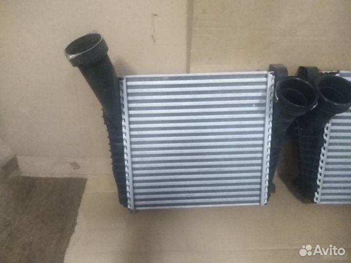 Радиатор интеркулера Audi Q7