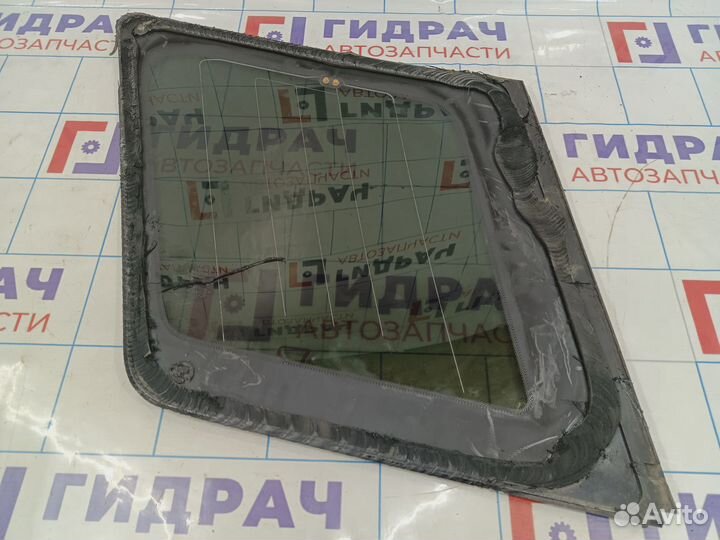 Стекло кузовное глухое правое Land Rover Freelande