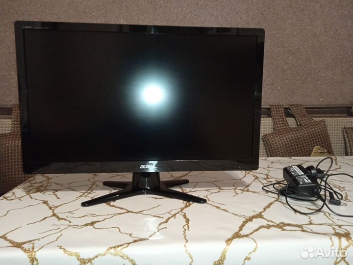 Монитор Acer 22 va матрица