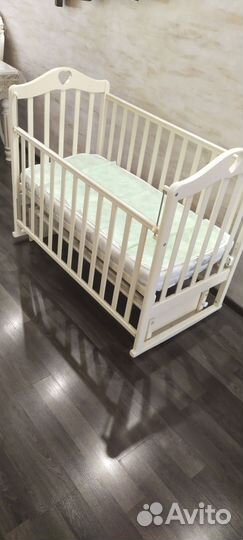 Детская кровать с маятником +новый матрас