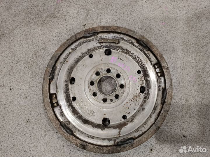 Двухмассовый маховик DSG 7 для 1.8 CJS Octavia A7