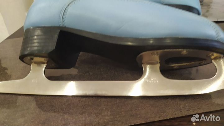 Коньки фигурные женские