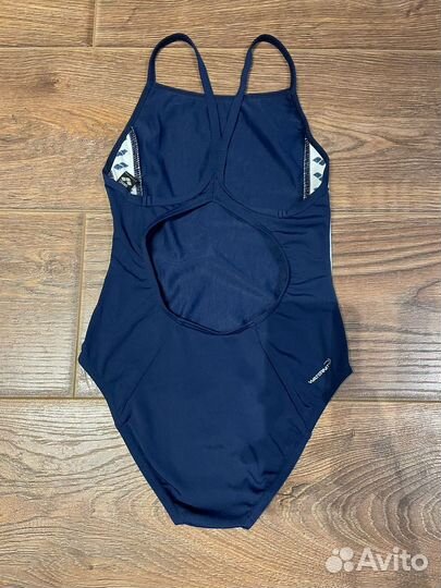 Купальник arena 7-8 лет