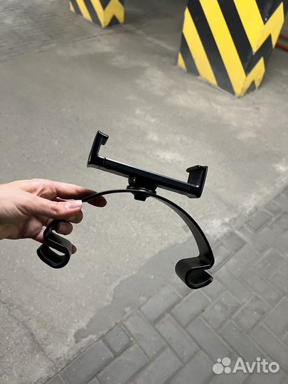 Подставка для планшета в машину