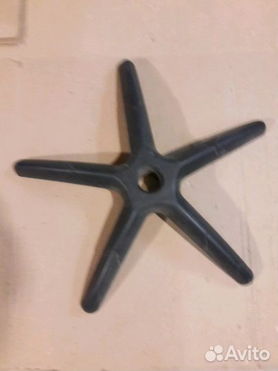 Пятилучье офисного кресла