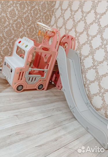 Горка детская с автобусом. Игровой центр