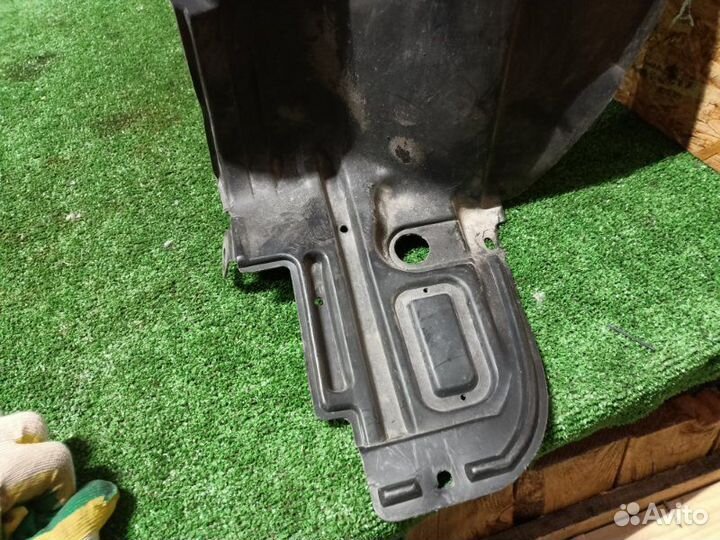 Защита арок (подкрылок) передняя левая Nissan