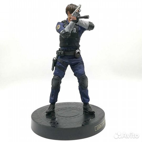 Игровой персонаж Леон Скотт Кеннеди из RE