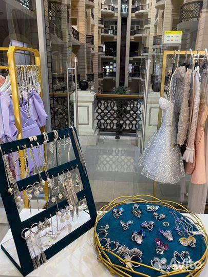 Продавец консультант в магазин женской одежды