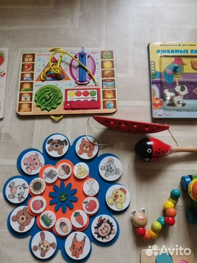 Развивающие игрушки для малышей пакетом
