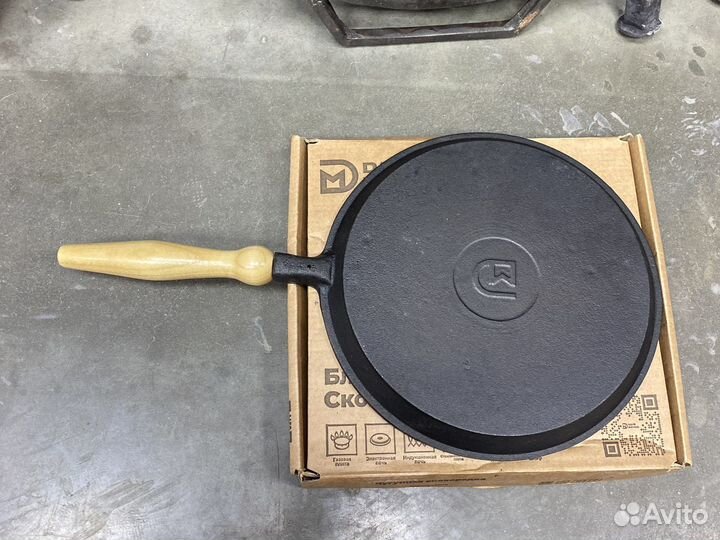 Чугунная блинная сковорода 24 см