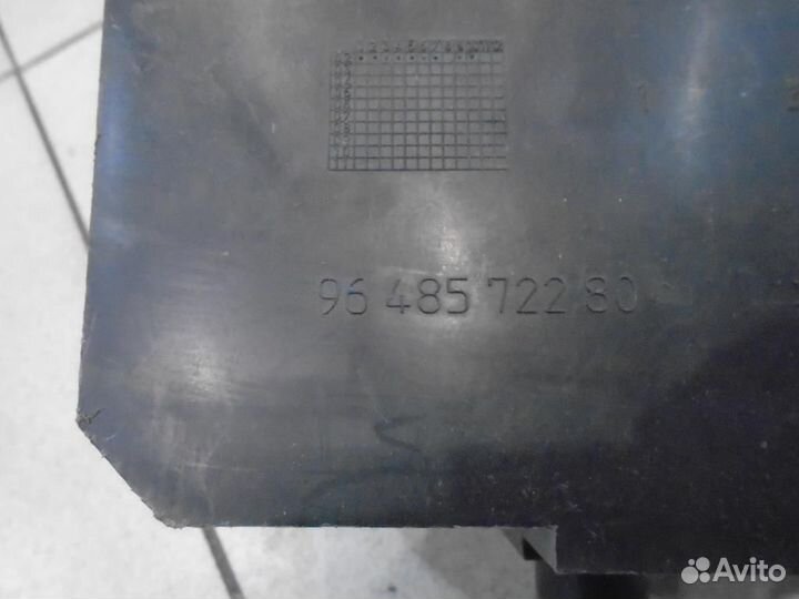 Корпус блока предохранителей салонного Peugeot Pa