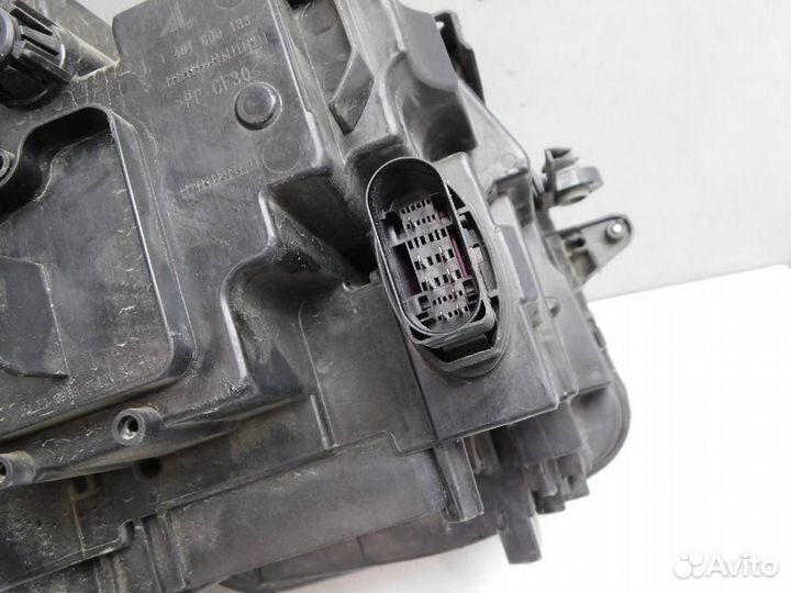 Фара левая Volkswagen Tiguan