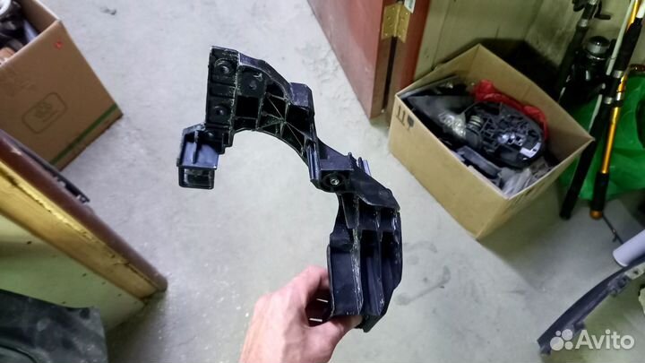 Ухо телевизора левое Ceed 2 2012-2018