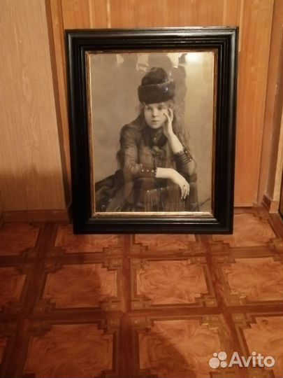 Фотокартина неизвестной женщины