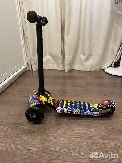 Самокат детский трехколесный новый