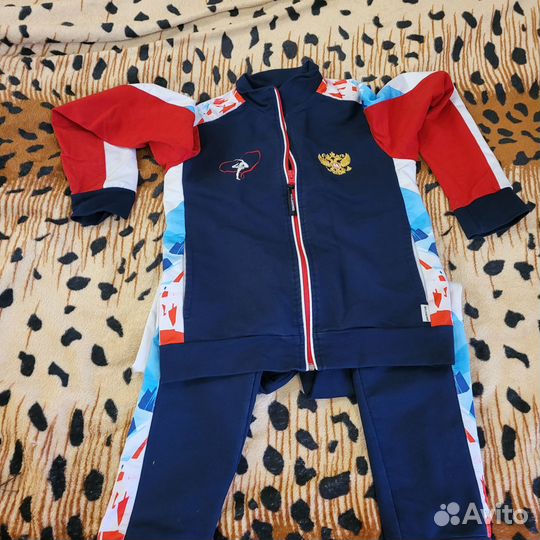 Костюм спортивный для художественной гимнастики