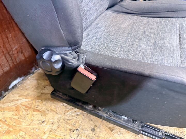 Сиденье переднеп левое Renault Duster 1