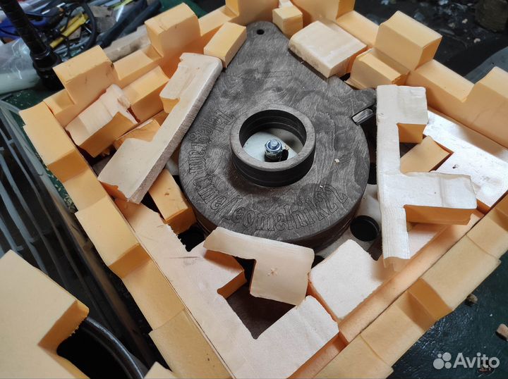 Жерновая мельница ручная для зерна