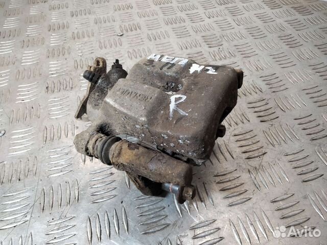 Суппорт задний правый со скобой Renault Megane II