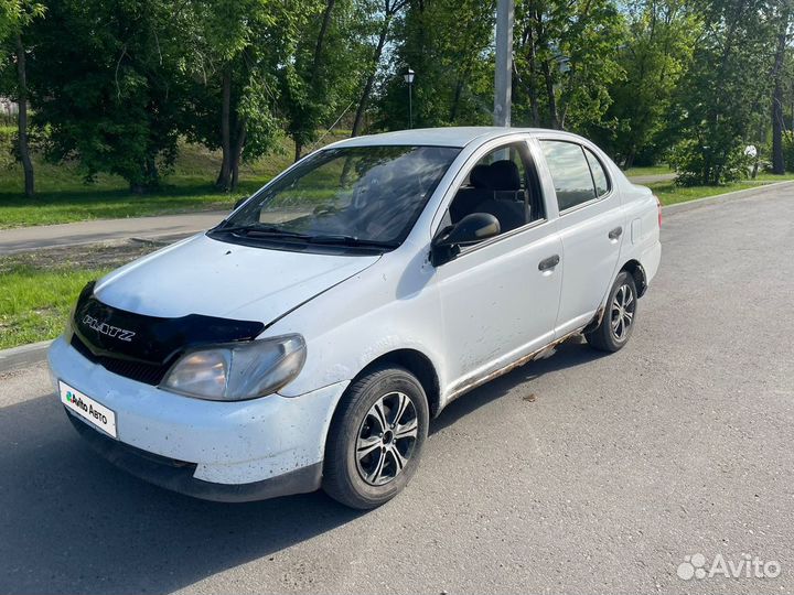 Toyota Platz 1.0 MT, 2000, 240 000 км