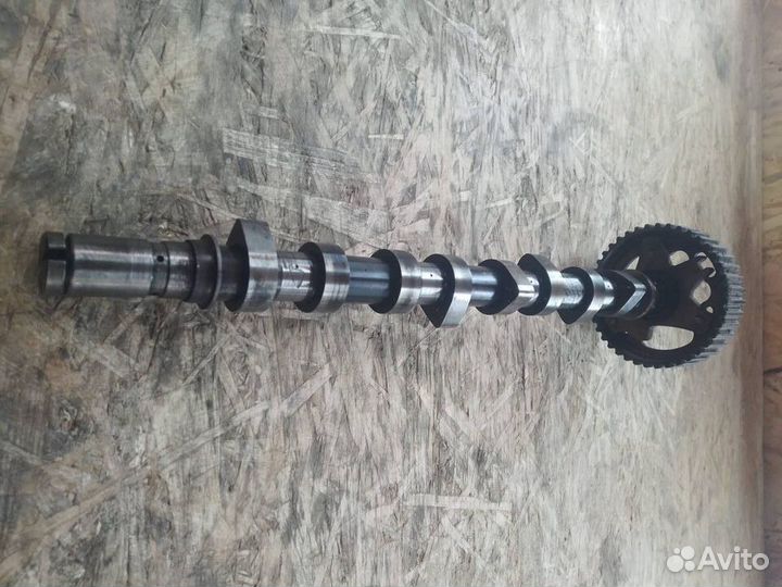 Распредвал с шестерней Renault Megane 2