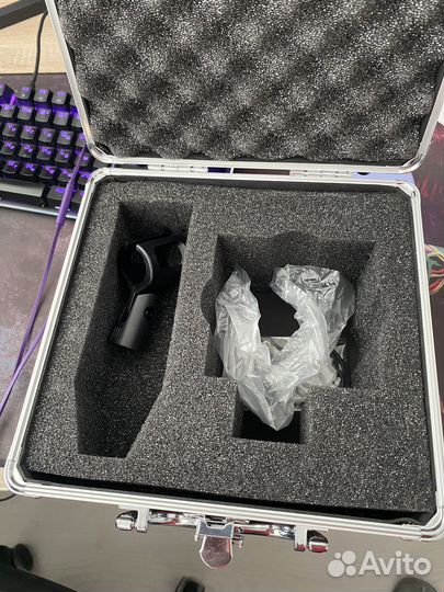 Микрофон akg p220