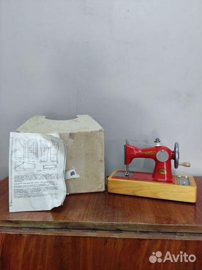 Детская швейная машина СССР