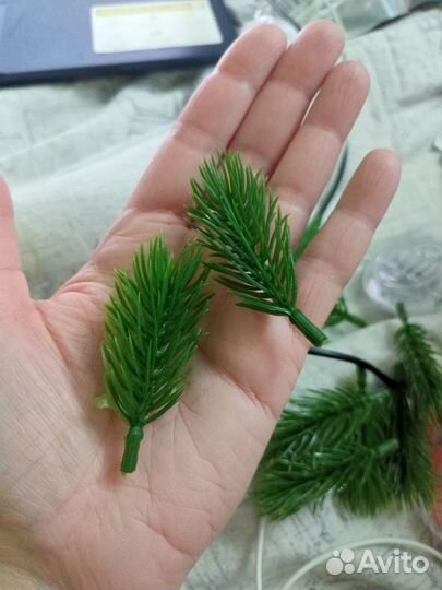 Еловые веточки Пластик