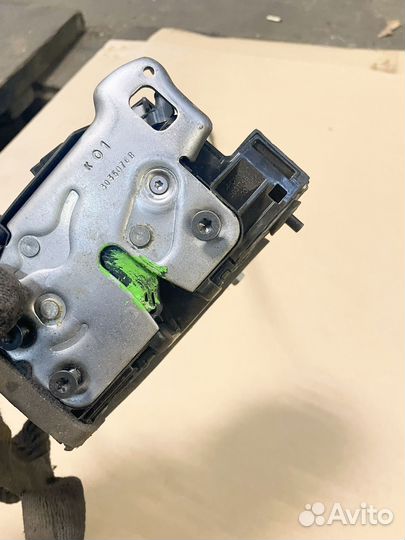 Замок двери задней правой Hyundai I40