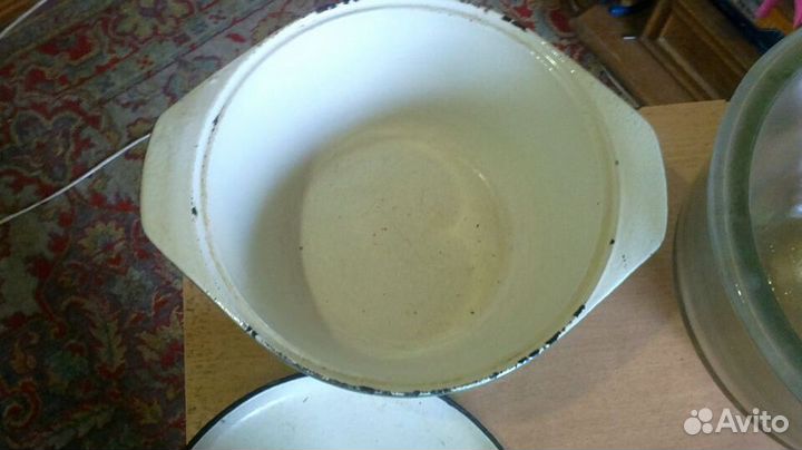 Кастрюли,эмал тазик и цветные бокалы СССР