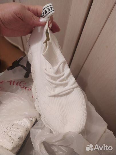 Кроссовки женские 40 размер новые