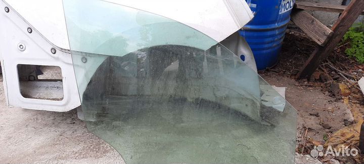 Стекло правое переднее на Mercedes GL X166