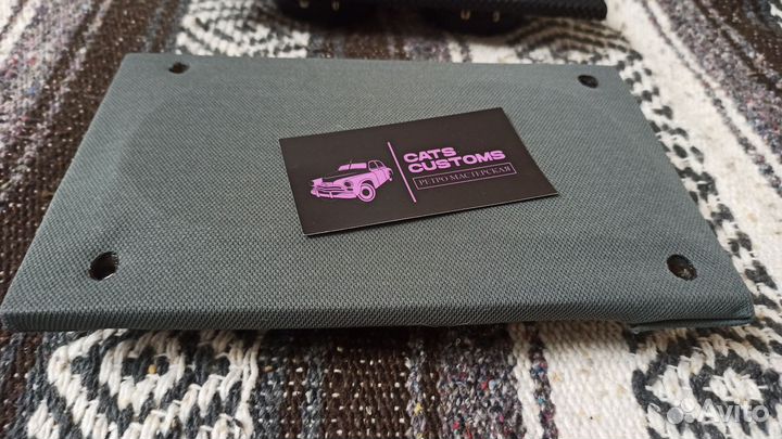 Подиум с динамиками газ