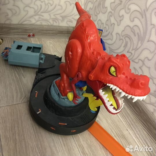 Хотвилс трек Ти рэкс